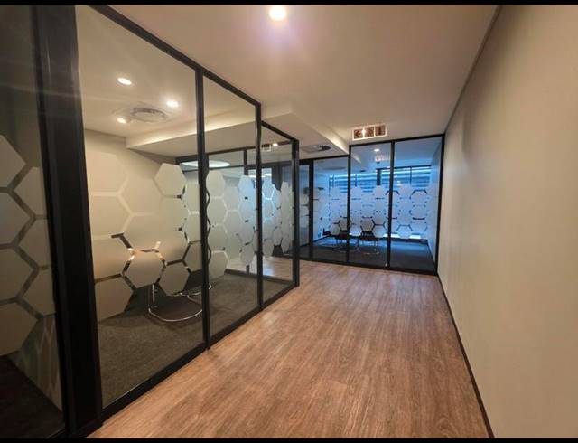 BUSINESS PROPERTY TO RENT IN MENLYN